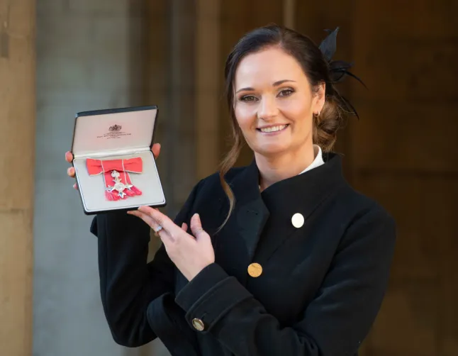 Reanne Evans en 2020, après sa décoration de l'Ordre de l'Empire Britannique (MBE)